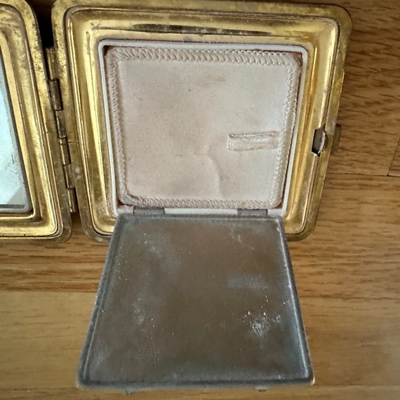 Vintage Square Leather Compact Powder Mirror Souvenir of Malta - Picture 8 of 11